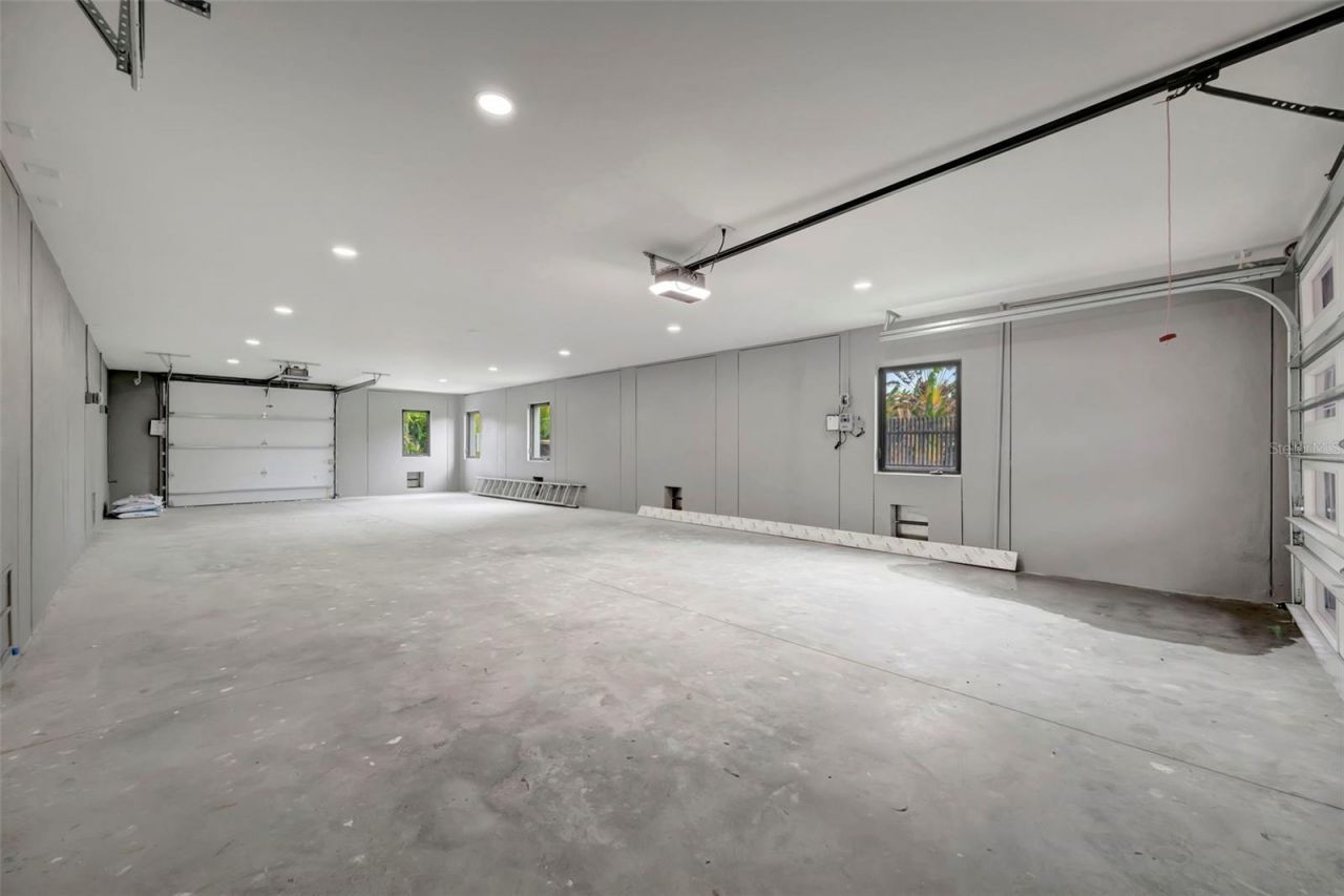 7176 S Shore Drive S, Saint Petersburg, FL 33707 Photo