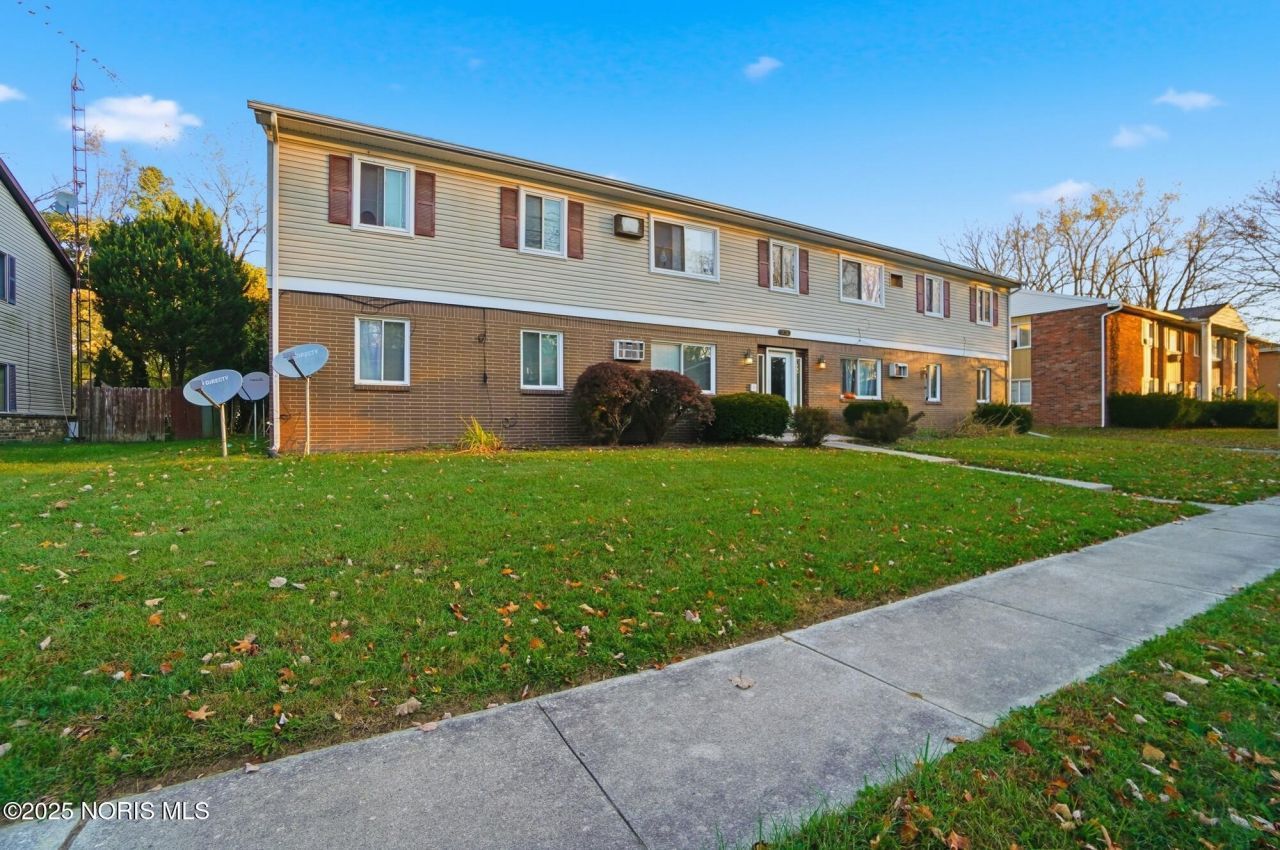 1550 Brooke Park Drive , Toledo, OH 43612 Main Photo