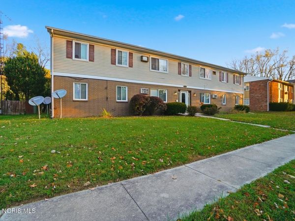 1550 Brooke Park Drive , Toledo, OH 43612