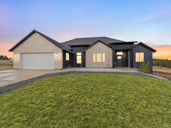 32609 N Elk Chattaroy Rd, Chattaroy, WA 99003