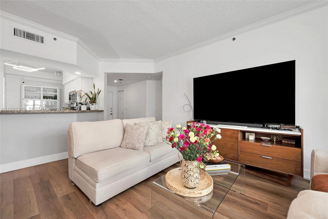 3165 NE 184th St, Unit 6204, Aventura, FL 33160 Photo