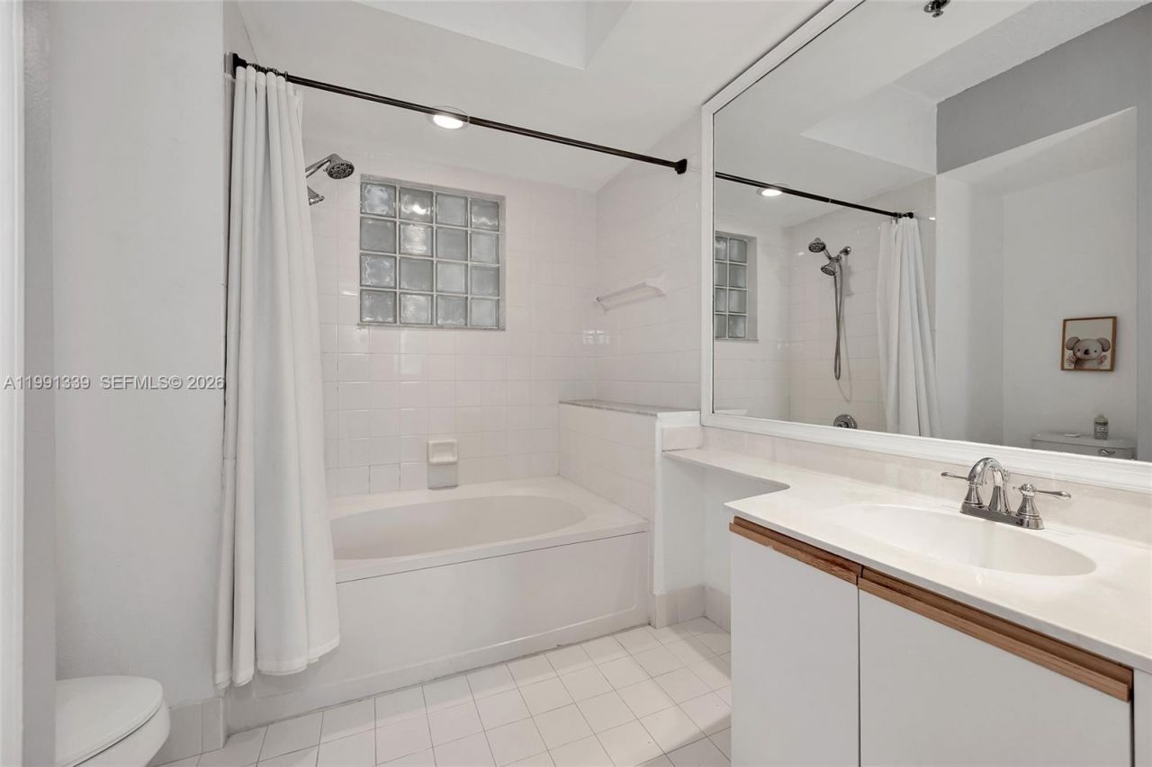 3165 NE 184th St, Unit 6204, Aventura, FL 33160 Photo