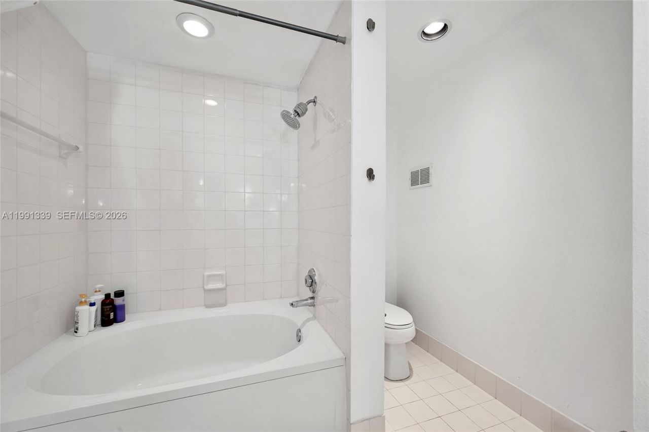 3165 NE 184th St, Unit 6204, Aventura, FL 33160 Photo