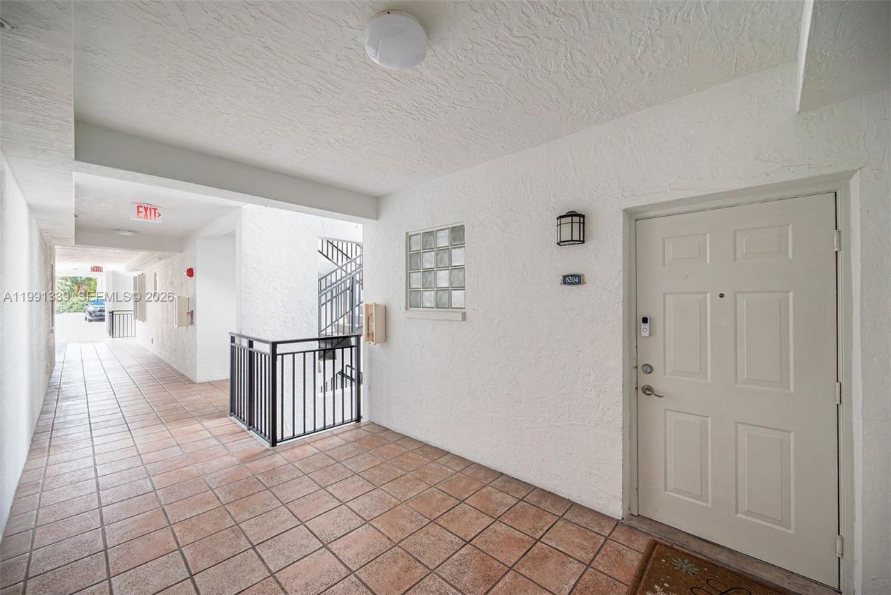 3165 NE 184th St, Unit 6204, Aventura, FL 33160 Photo