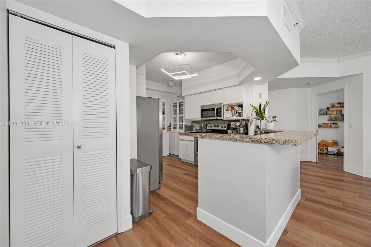 3165 NE 184th St , Unit 6204, Aventura, FL 33160 Photo