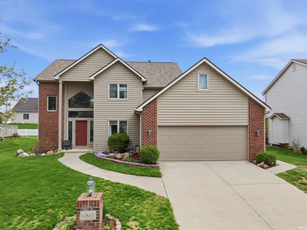 6815 Mapleton Drive, Fort Wayne, IN 46845