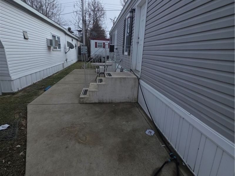 8269 Russell Lane, Cleveland, OH 44109 Photo 15