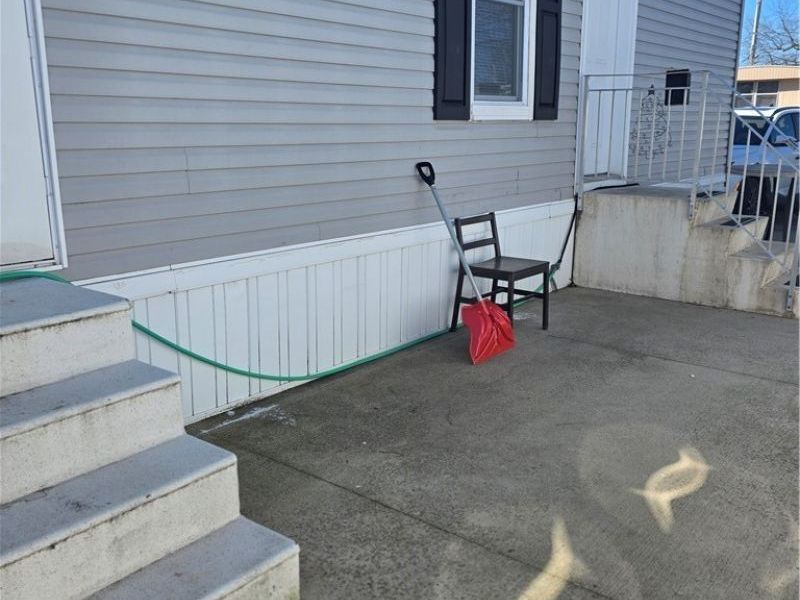 8269 Russell Lane, Cleveland, OH 44109 Photo 2