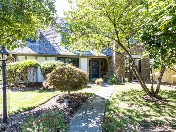 2 Harding Ter, Morristown, NJ 07960