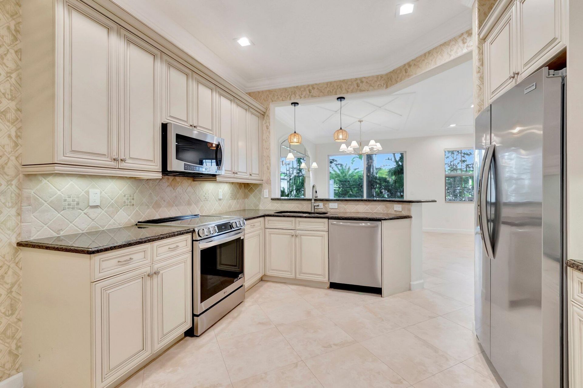 100 W Prive Circle, Delray Beach, FL 33445 Photo
