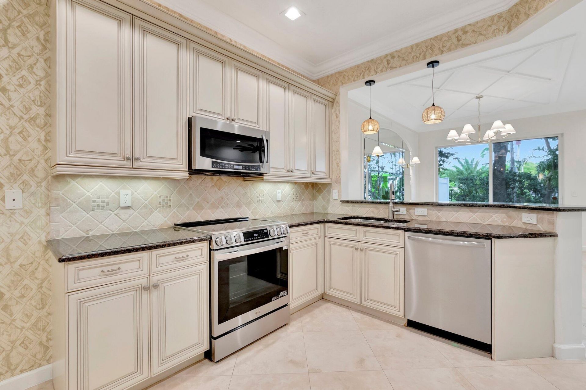 100 W Prive Circle, Delray Beach, FL 33445 Photo