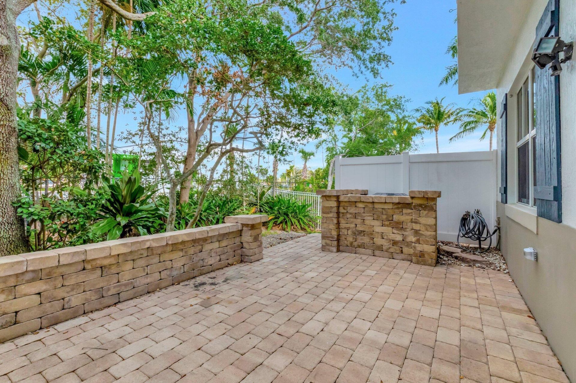 100 W Prive Circle, Delray Beach, FL 33445 Photo