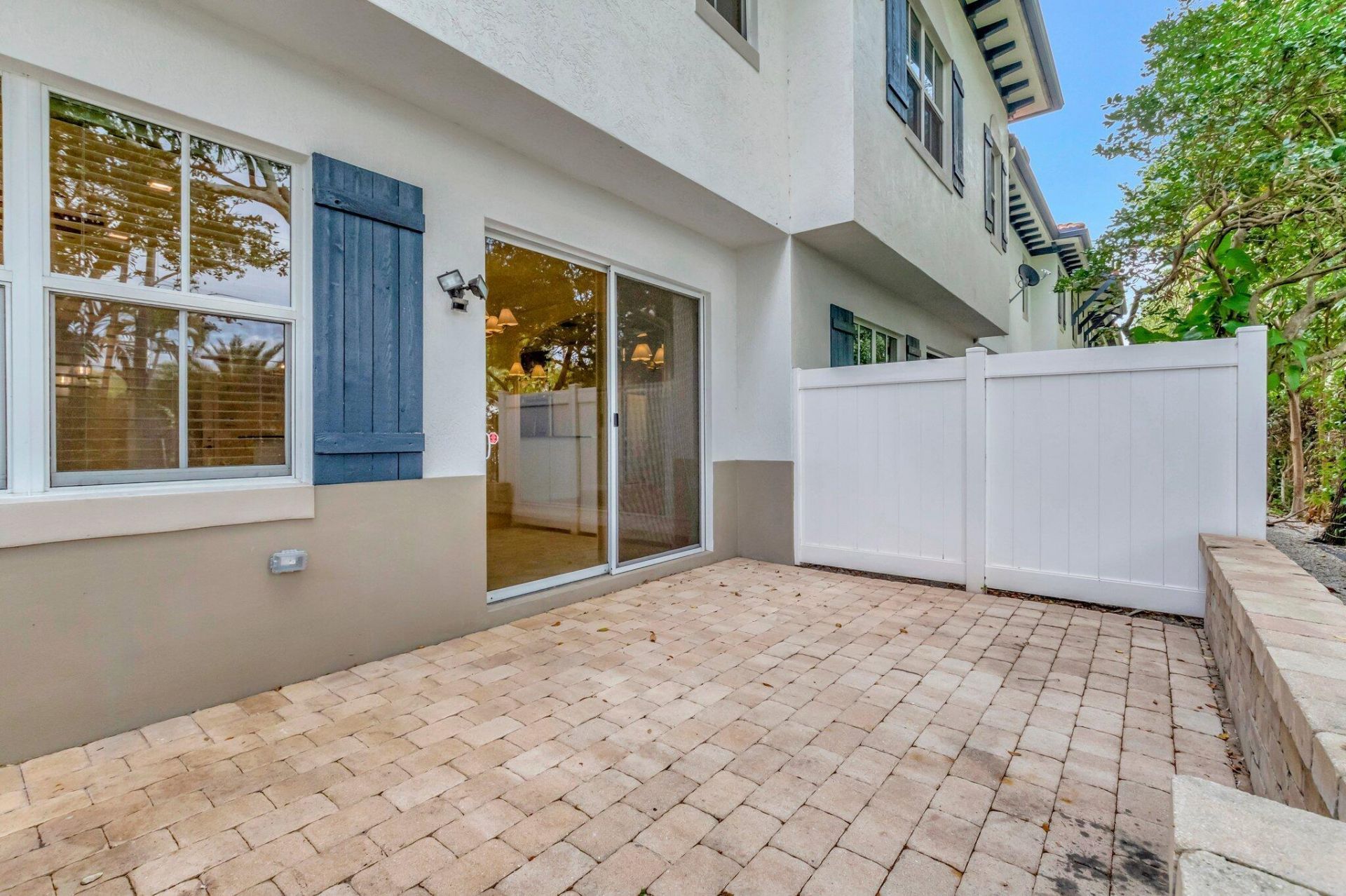 100 W Prive Circle, Delray Beach, FL 33445 Photo
