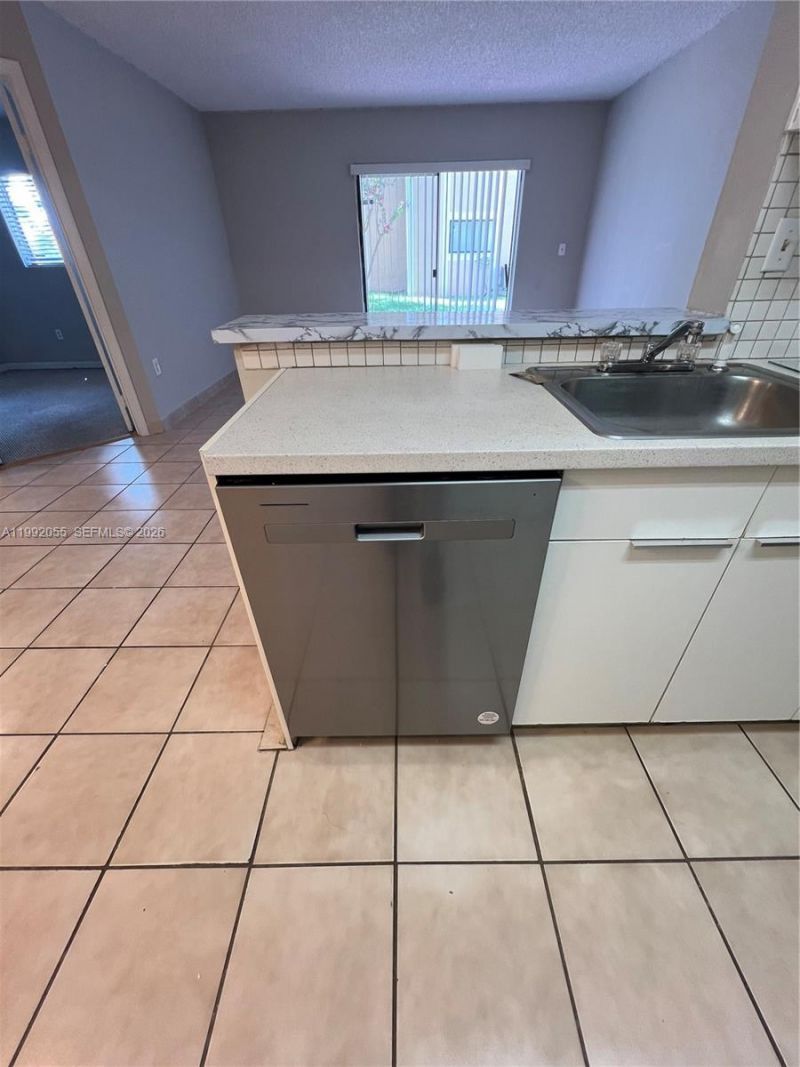 251 W Palm Cir W , Unit 107, Pembroke Pines, FL 33025 Photo