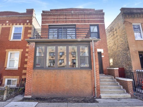 7223 N Damen Avenue, Chicago, IL 60645