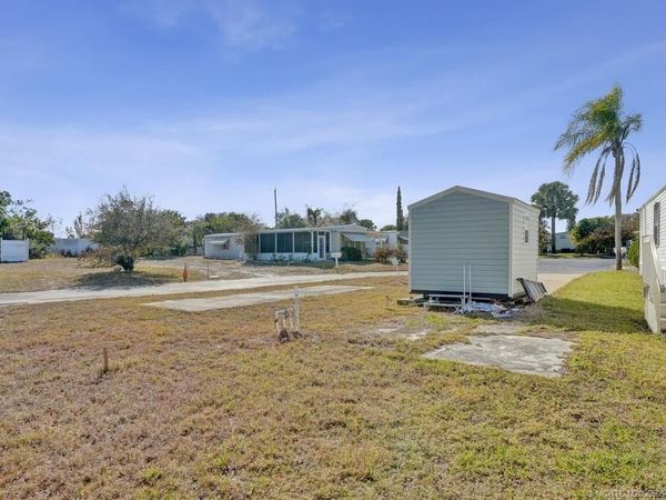 332 NE Tropicalia Ln Lane, Unit LOT25, Jensen Beach, FL 34957