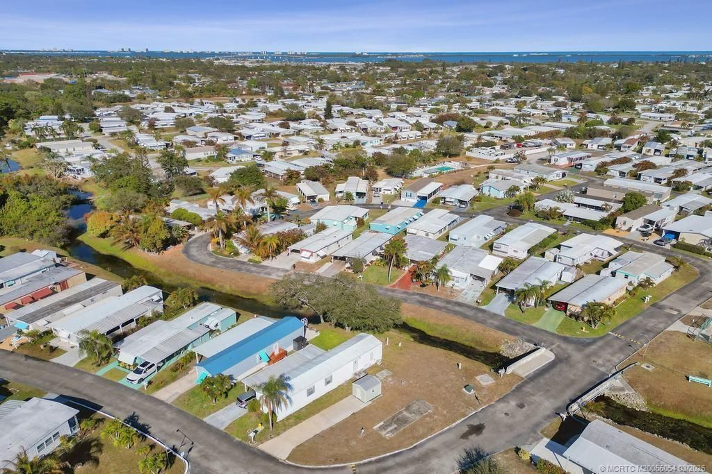 332 NE Tropicalia Lane, Jensen Beach, FL 34957 Photo