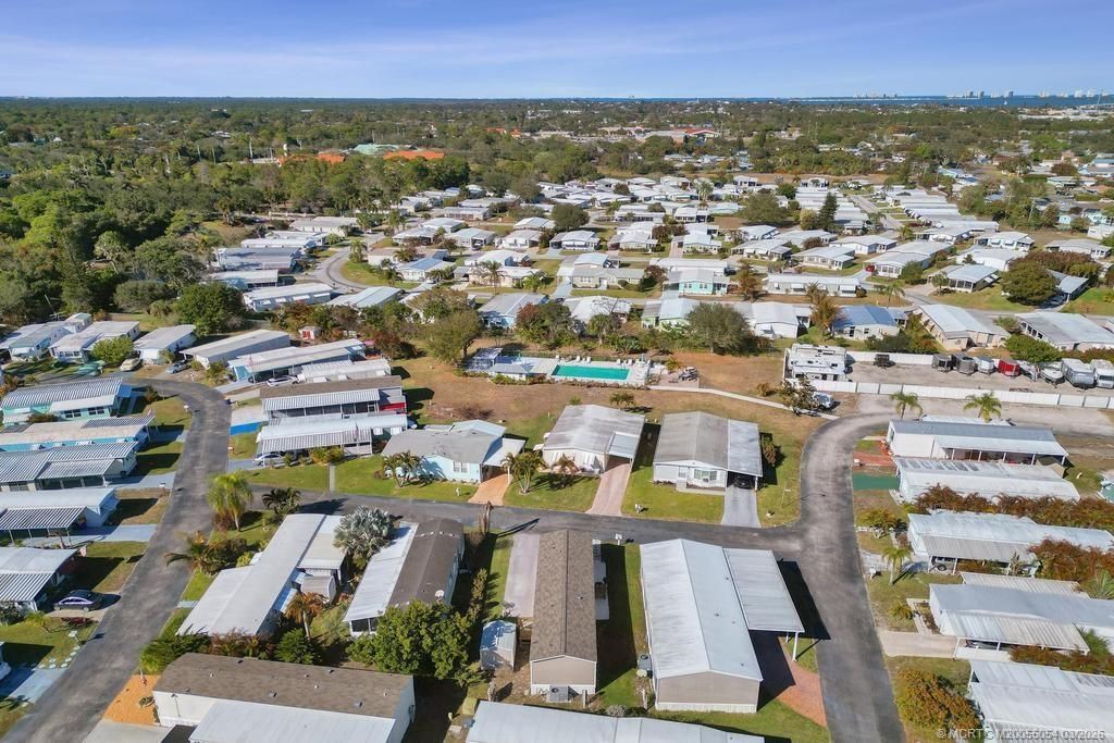 332 NE Tropicalia Lane, Jensen Beach, FL 34957 Photo