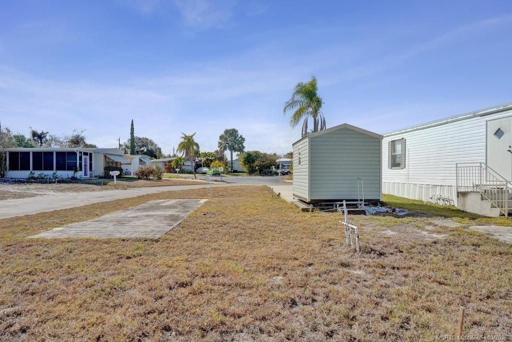 332 NE Tropicalia Lane, Jensen Beach, FL 34957 Photo