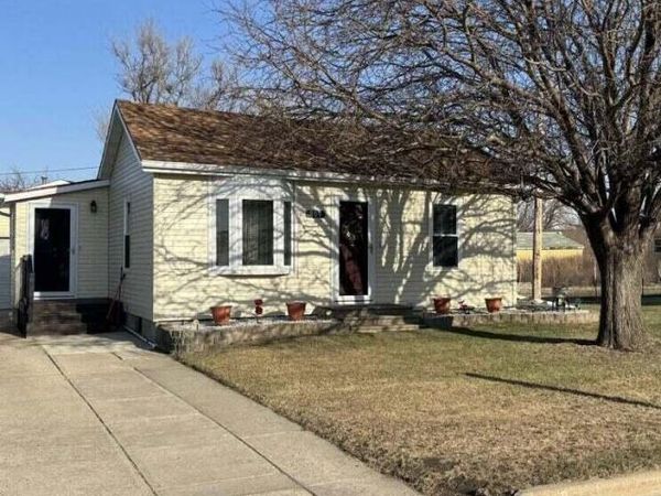 809 S 15th Street, Aberdeen, SD 57401