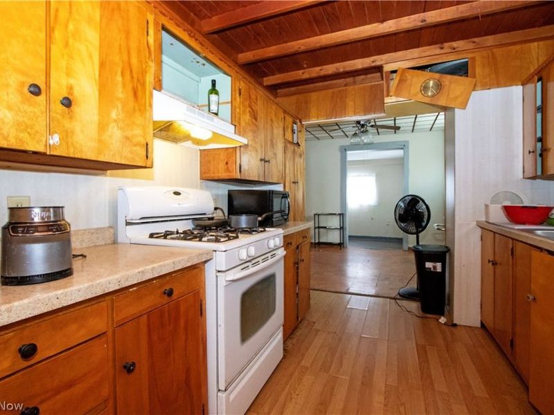 2106 Indiana Way NE, Canton, OH 44705 Photo 10