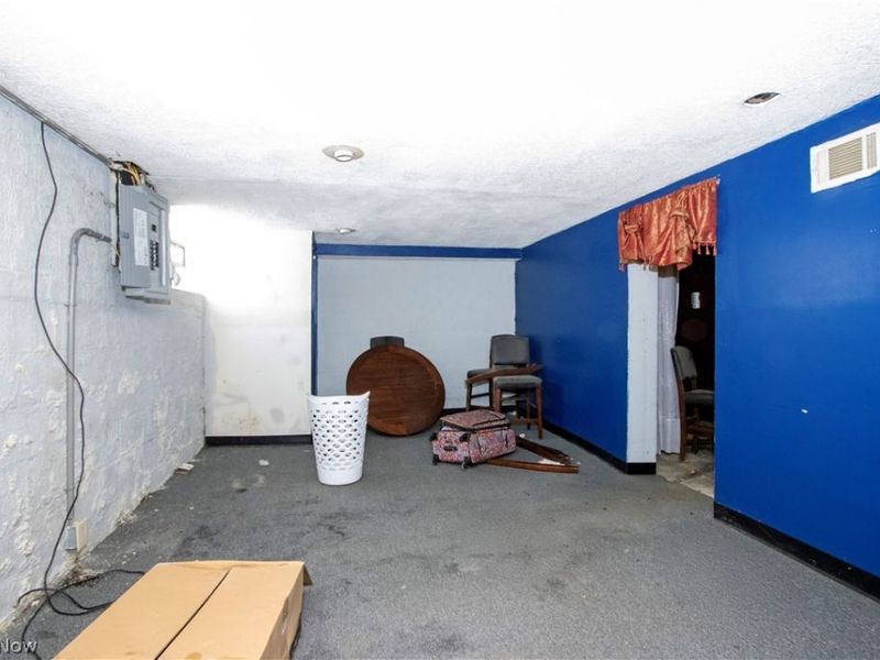 2106 Indiana Way NE, Canton, OH 44705 Photo 12