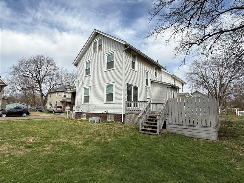 2106 Indiana Way NE, Canton, OH 44705 Photo 2