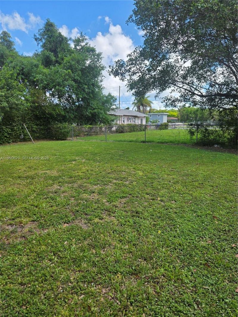 1428 NW 51st Ter , Miami, FL 33142 Photo