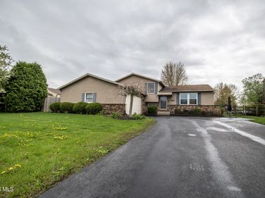 2214 Denton Lane, Maumee, OH 43537