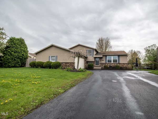 2214 Denton Lane, Maumee, OH 43537