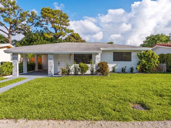 699 NE 40th Street, Oakland Park, FL 33334