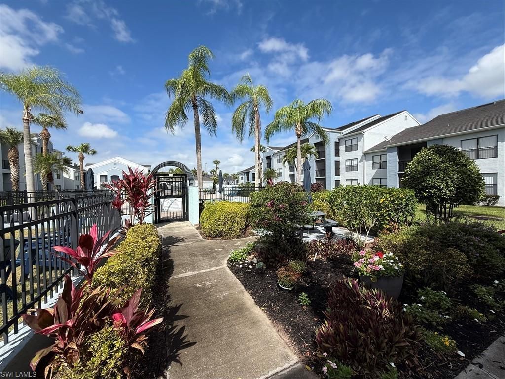 13605 Eagle Ridge Dr, Unit 1721, Fort Myers, FL 33912 Photo