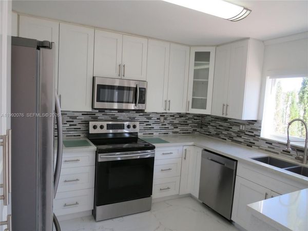 16330 SW 102nd St , Miami, FL 33196