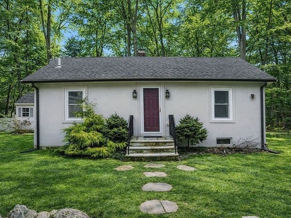 3 Riverside Dr, Dover, MA 02030