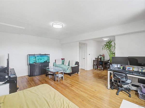 7345 210th Street, Unit 6D, Oakland Gardens, NY 11364