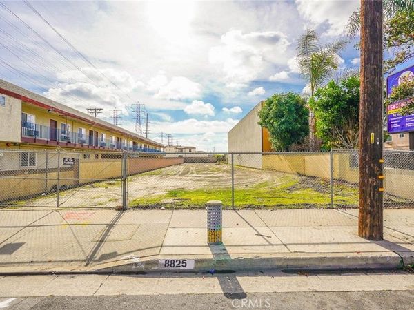 8826 Artesia, Bellflower, CA 90706