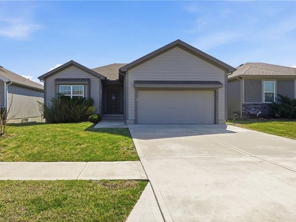 21801 Southcreek Road, Peculiar, MO 64078