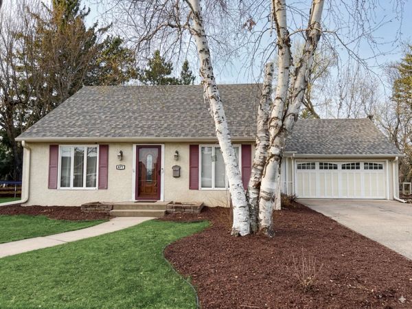 477 Idaho Avenue E, Saint Paul, MN 55130