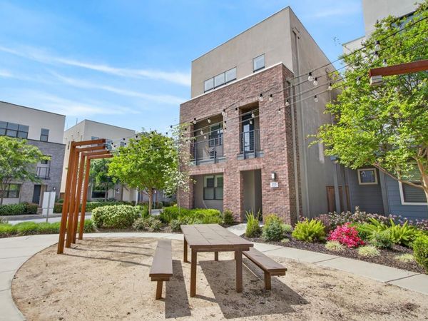 315 Creamery Ln, Sacramento, CA 95814