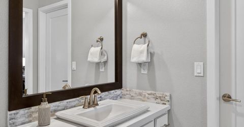 315 Creamery Ln, Sacramento, CA 95814 Photo