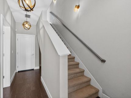 315 Creamery Ln, Sacramento, CA 95814 Photo