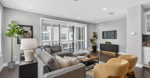 315 Creamery Ln, Sacramento, CA 95814 Photo