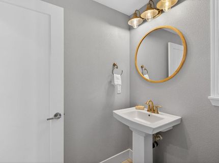 315 Creamery Ln, Sacramento, CA 95814 Photo