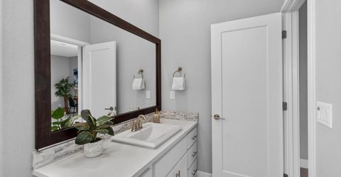 315 Creamery Ln, Sacramento, CA 95814 Photo