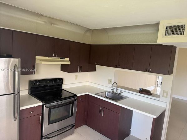 1211 S Independence Dr, Unit 1211-D, Homestead, FL 33034