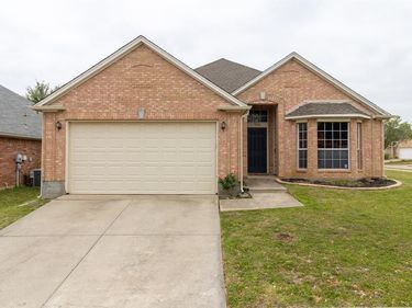 7864 Orland Park Circle, Fort Worth, TX 76137