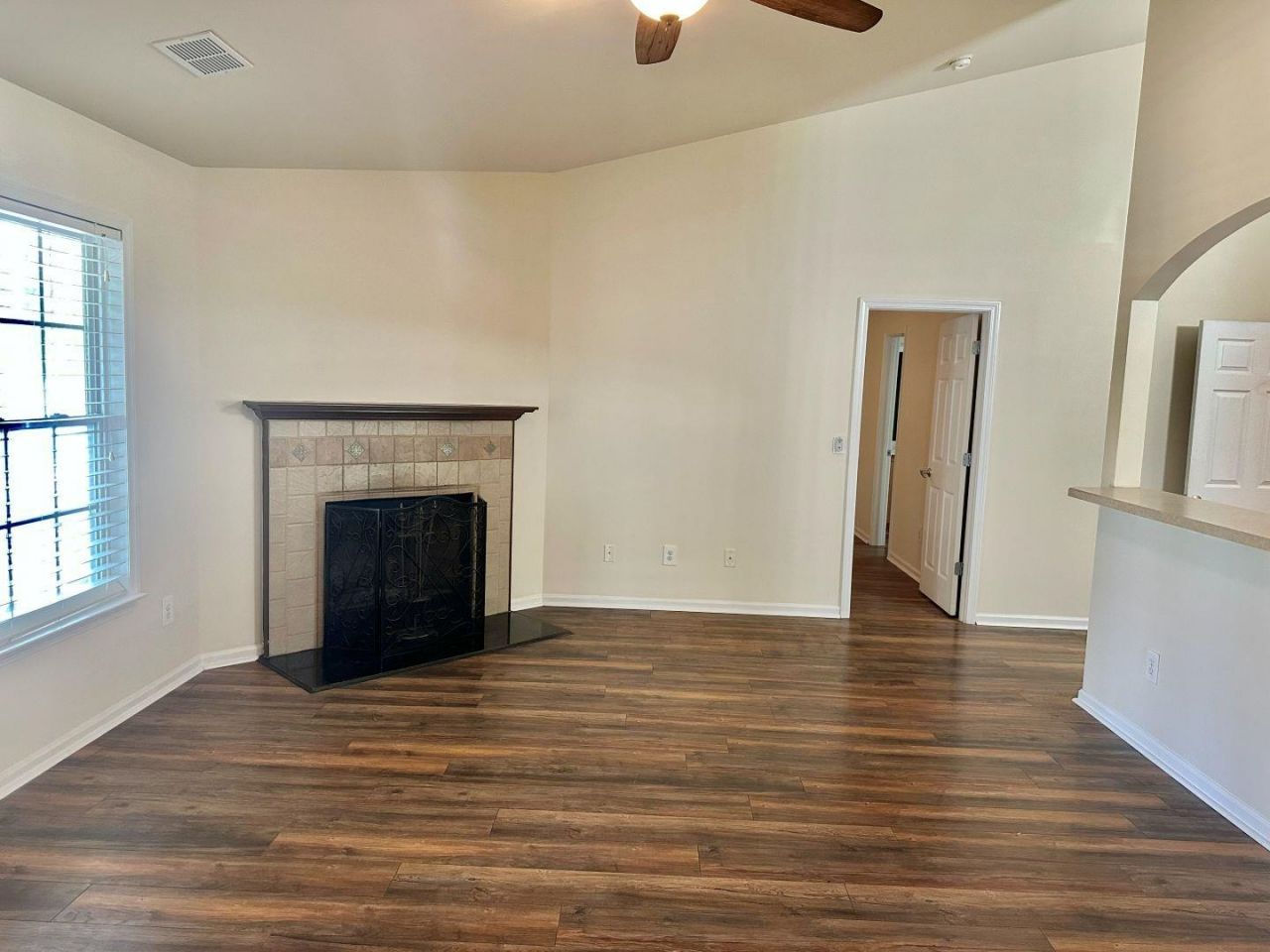 1616 Langley Dr. Photo 11