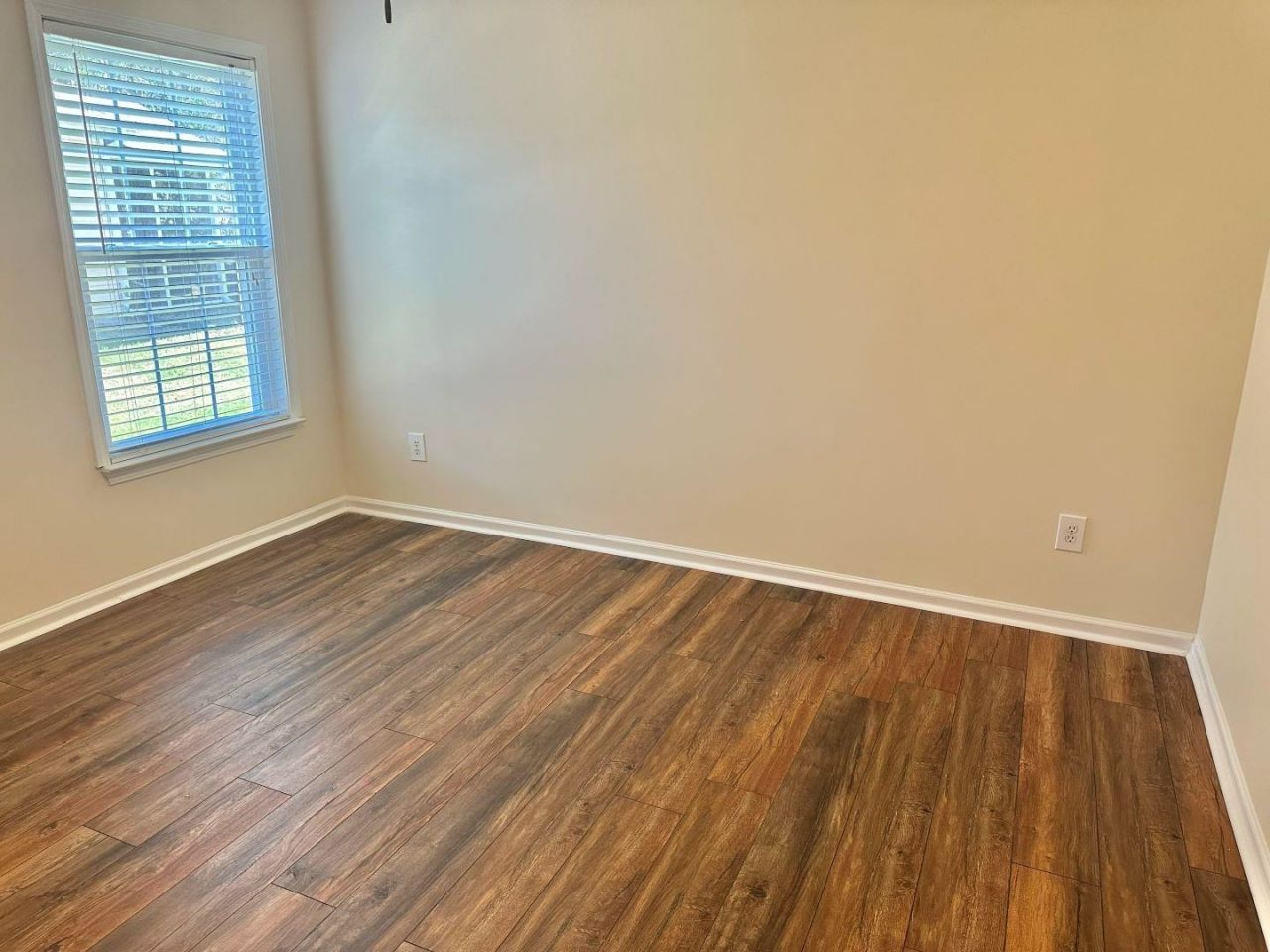 1616 Langley Dr. Photo 17