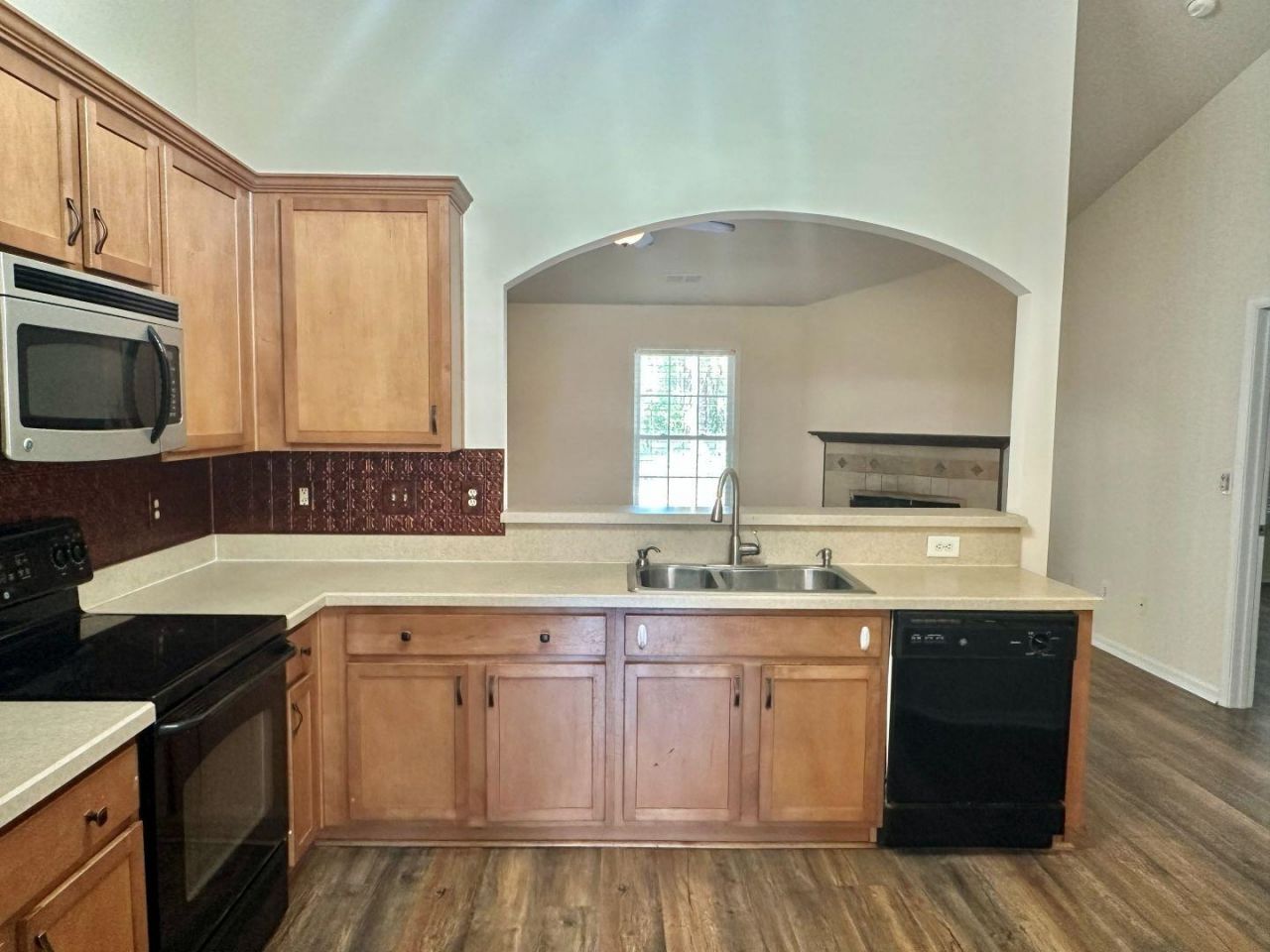 1616 Langley Dr. Photo 4