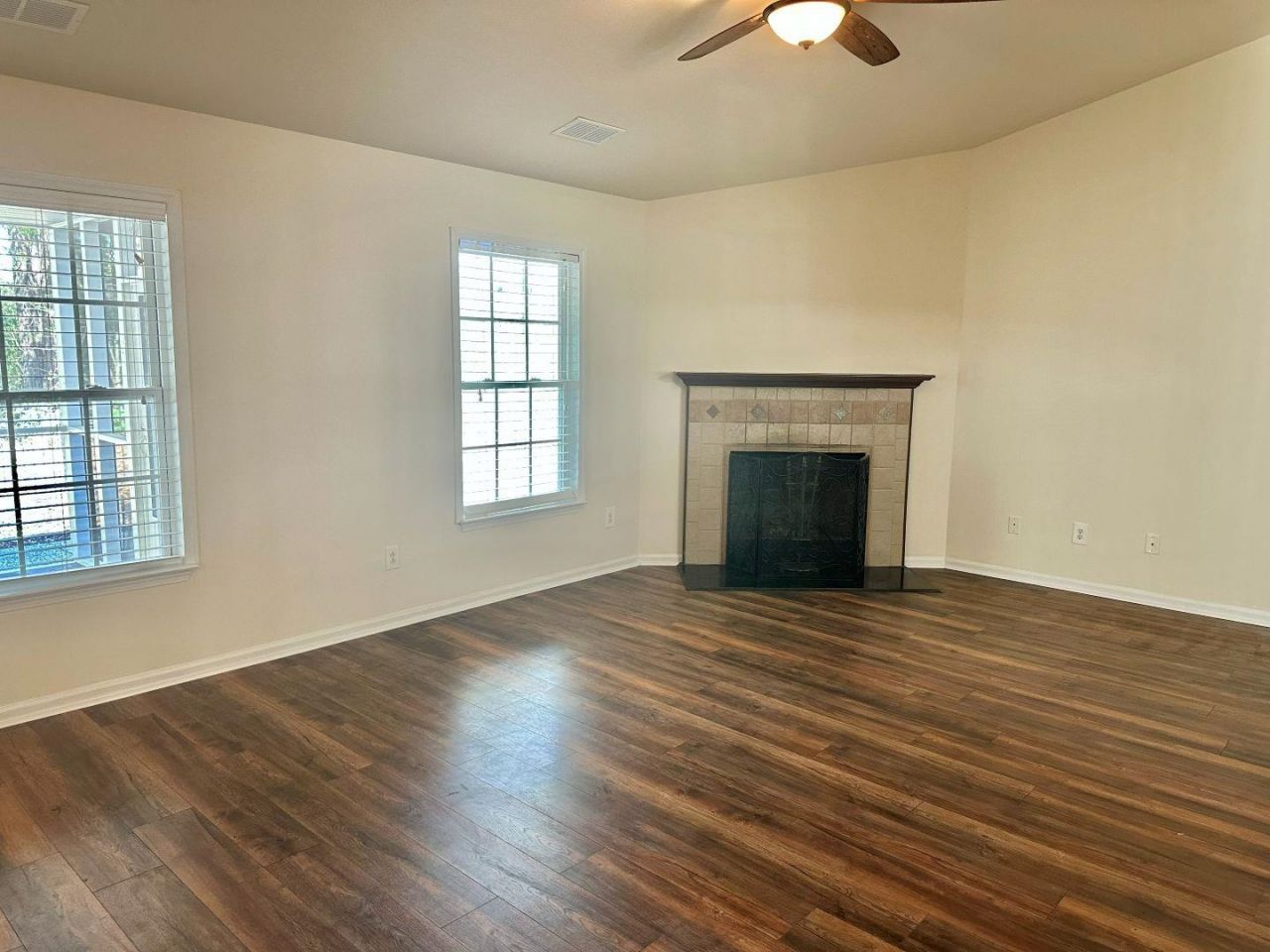 1616 Langley Dr. Photo 4